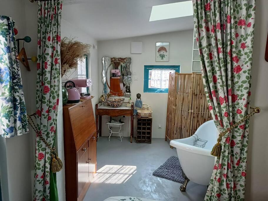 L'Atelier-Chambrette Dans Le Jardin Avec Salle De Bains, Sans Cuisine Troo Exterior photo